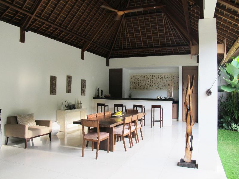 Nyaman Villas image