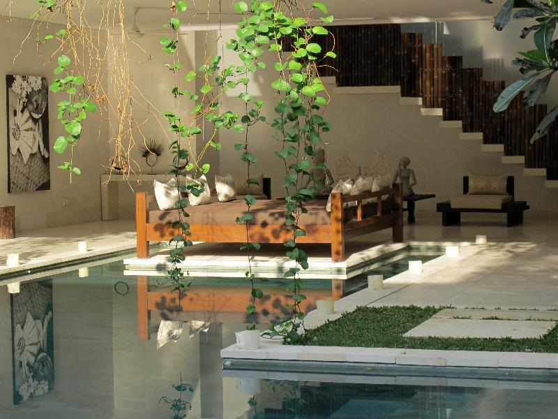 Nyaman Villas image