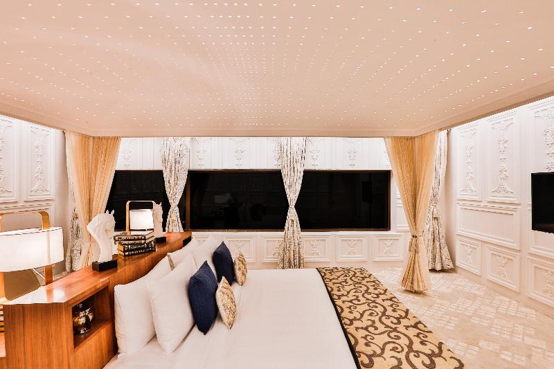 Crowne Plaza Chennai Adyar Park image