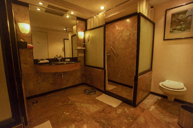 Crowne Plaza Chennai Adyar Park image