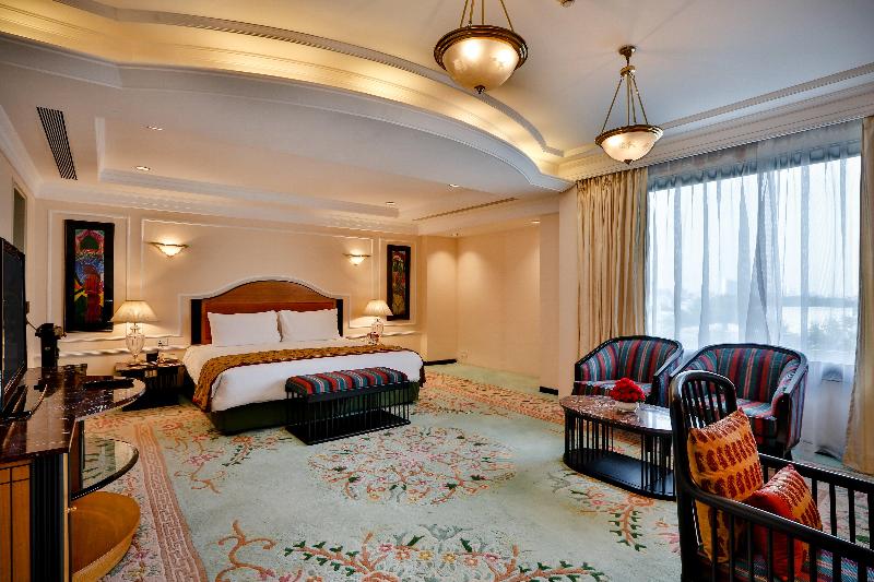Crowne Plaza Chennai Adyar Park image