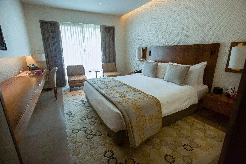 Crowne Plaza Chennai Adyar Park image