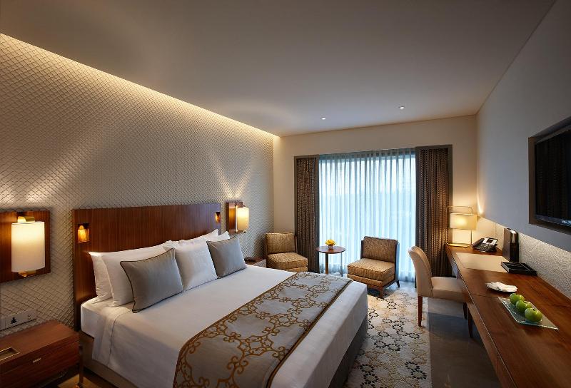Crowne Plaza Chennai Adyar Park image