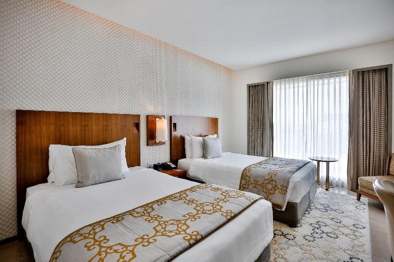 Crowne Plaza Chennai Adyar Park image