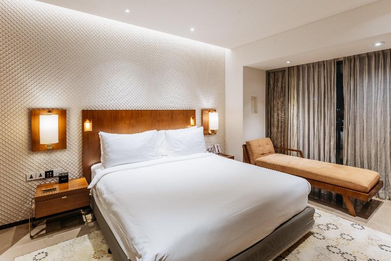 Crowne Plaza Chennai Adyar Park image