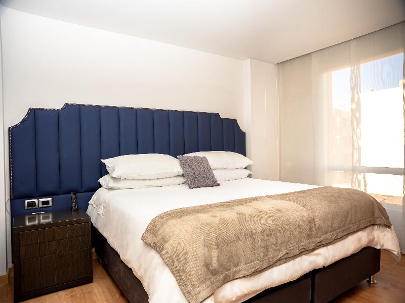 Deluxe King Balcony Room