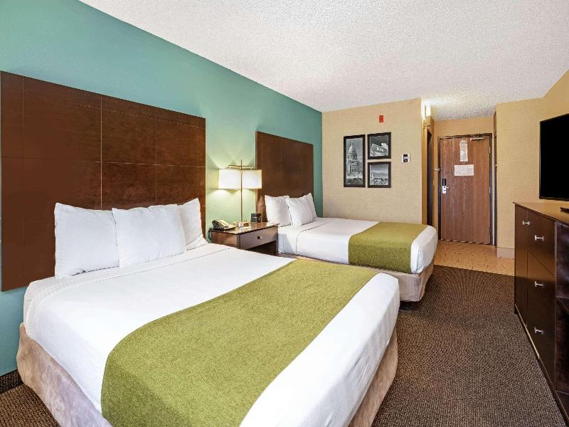 LaQuinta Inn and Suites image