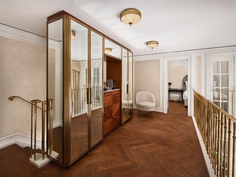Palais Coburg image