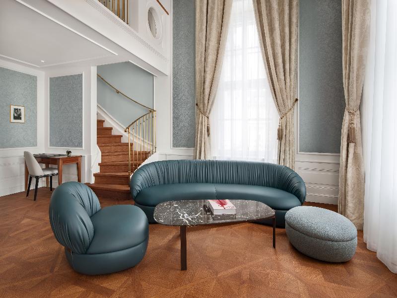 Palais Coburg image