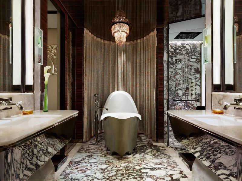 The Ritz-Carlton Shanghai, Pudong image