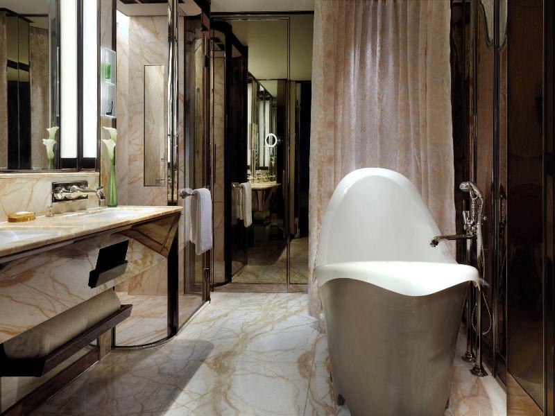 The Ritz-Carlton Shanghai, Pudong image