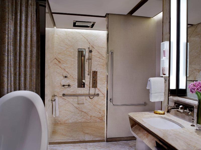 The Ritz-Carlton Shanghai, Pudong image