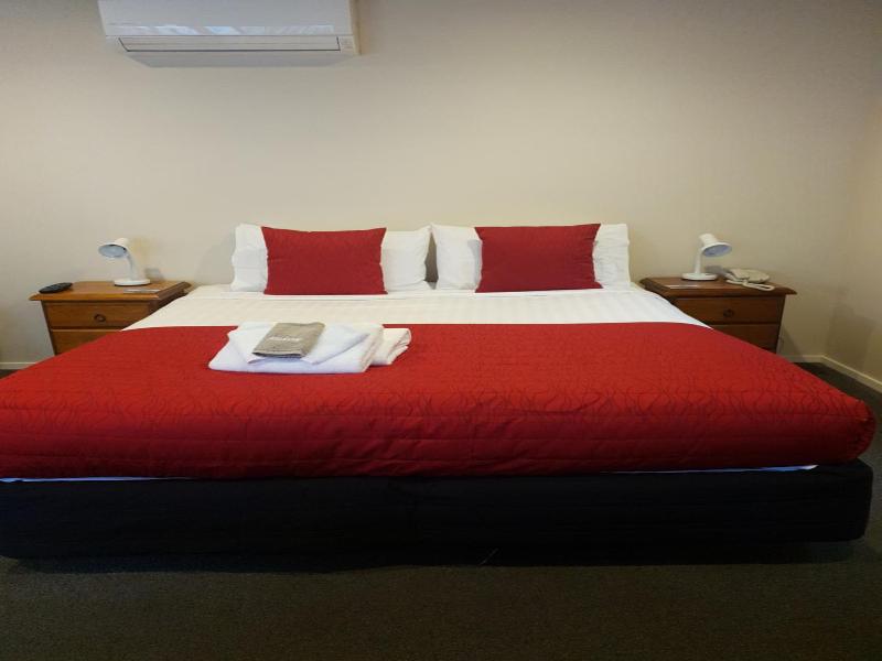 Cranford Court Motel image