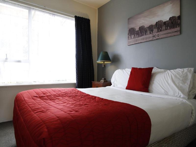 Cranford Court Motel image