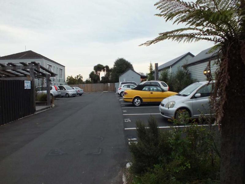 Cranford Court Motel image