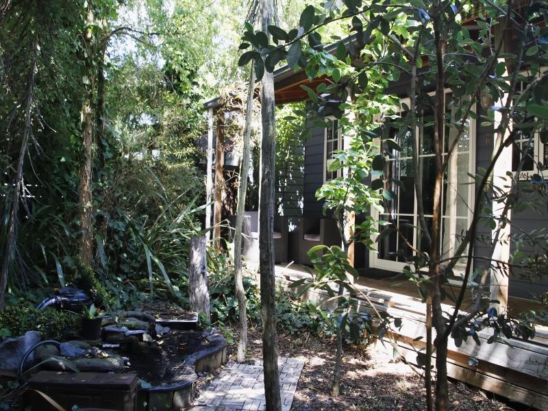 Cranford Court Motel image