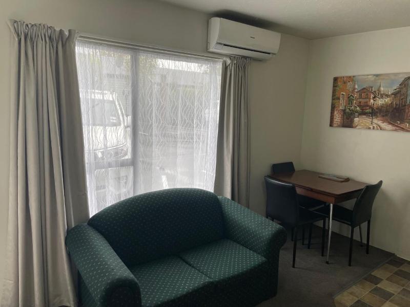 Cranford Court Motel image