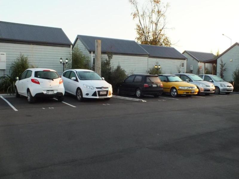 Cranford Court Motel image
