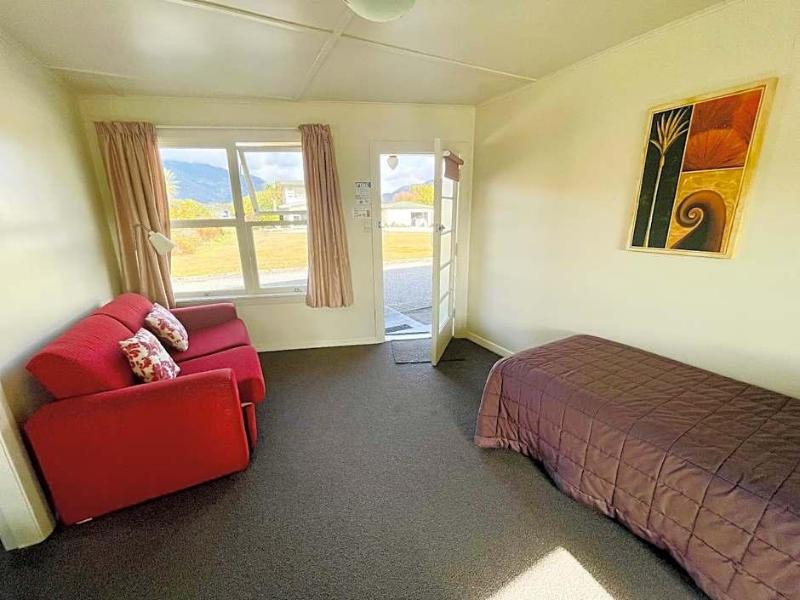 Glacier View Motel image