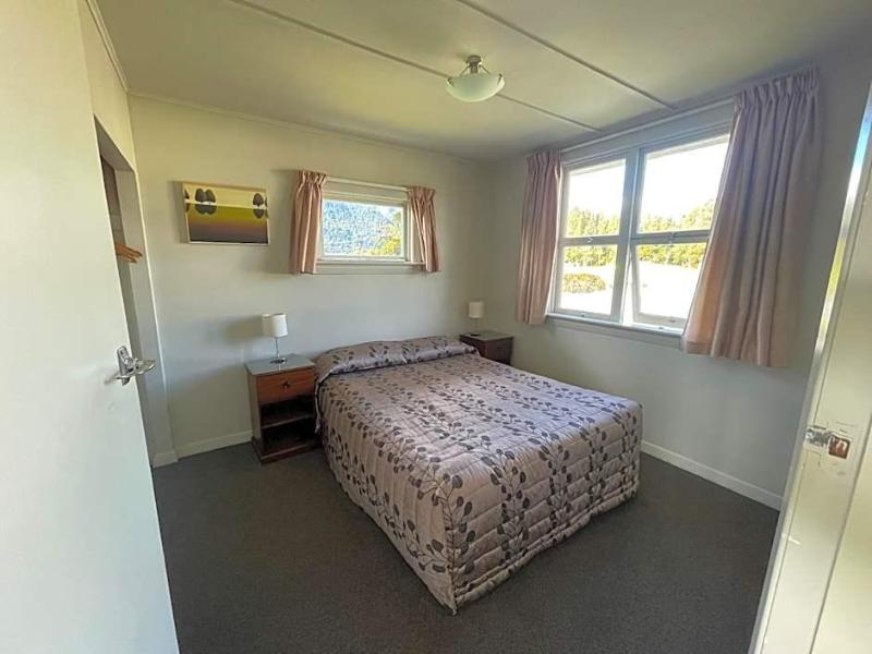 Glacier View Motel image