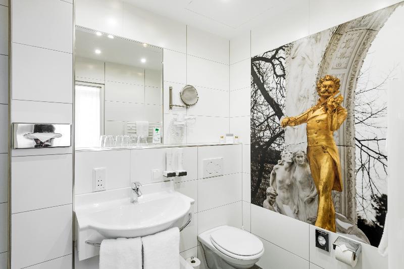 Johann Strauss image