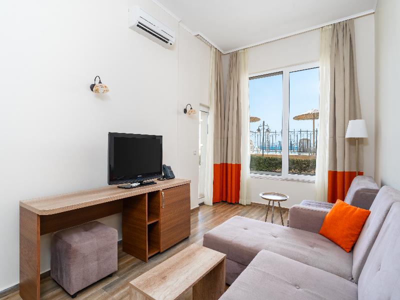 Festa Pomorie Resort image