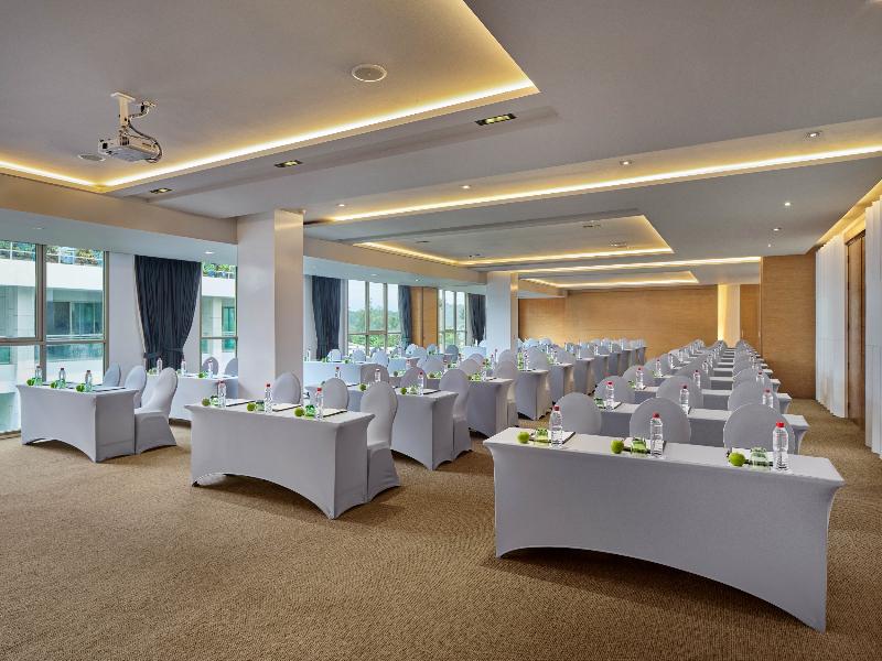 The Kee Resort & Spa image