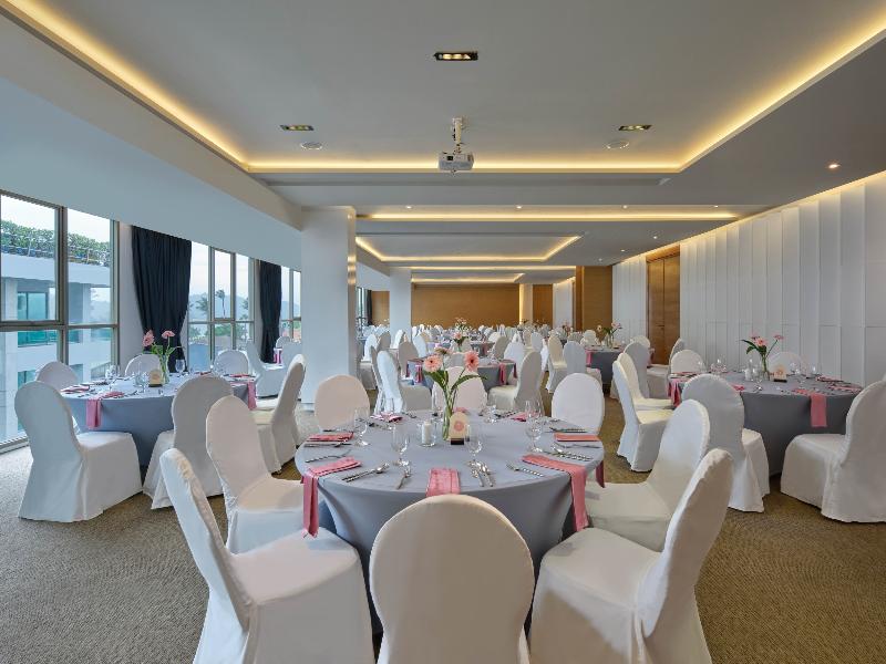 The Kee Resort & Spa image