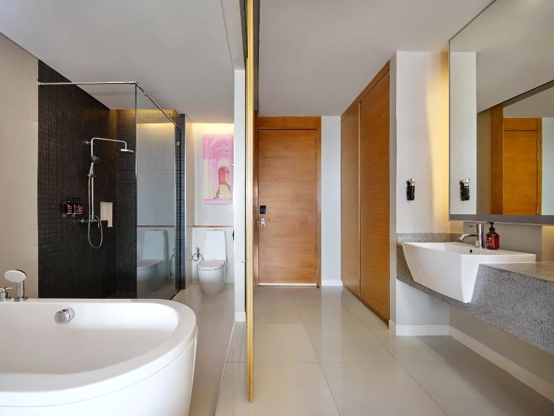 The Kee Resort & Spa image