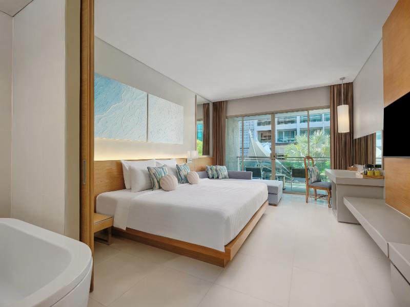 The Kee Resort & Spa image