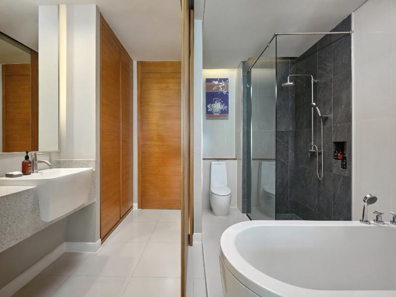 The Kee Resort & Spa image