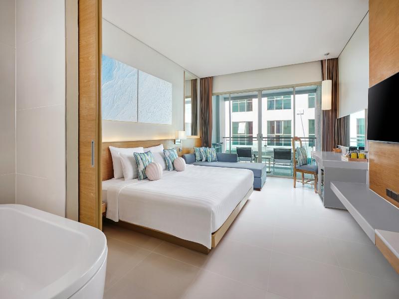The Kee Resort & Spa image