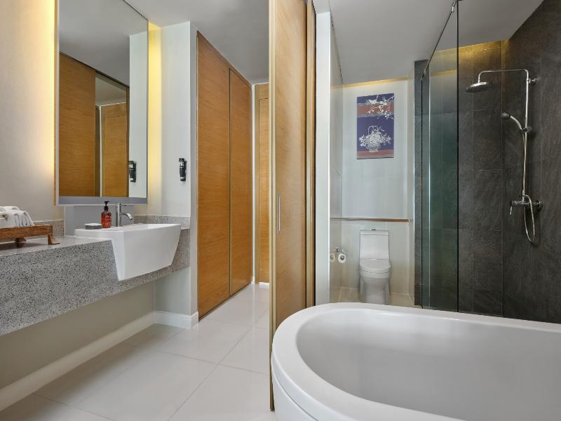 The Kee Resort & Spa image