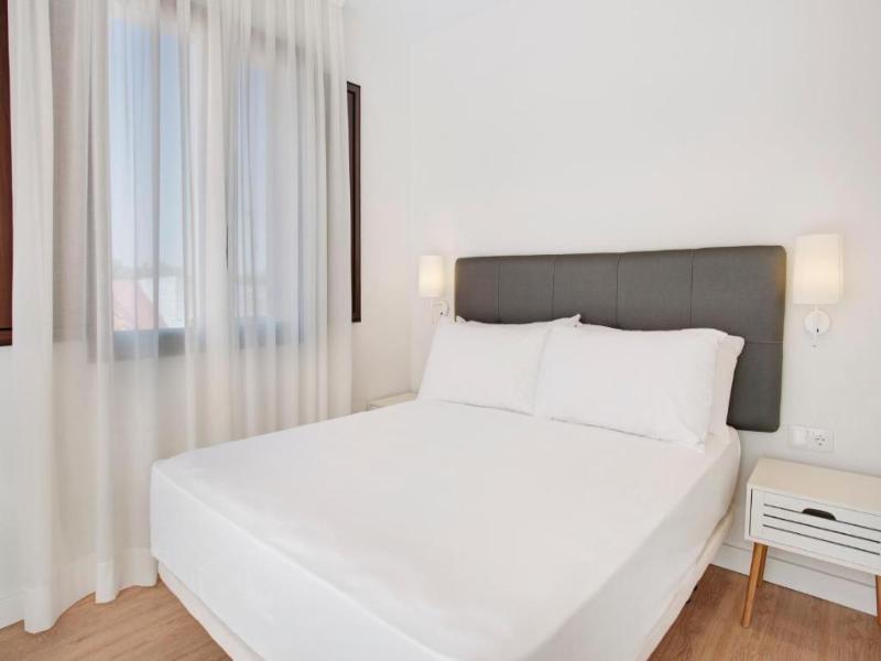 Apartamentos Metrópolis Sevilla image