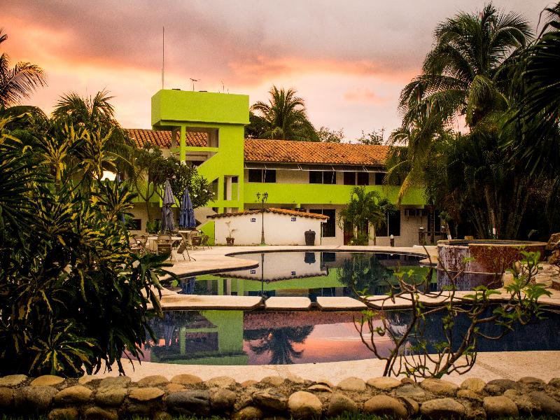 Punta Esmeralda Suites AND Hotel