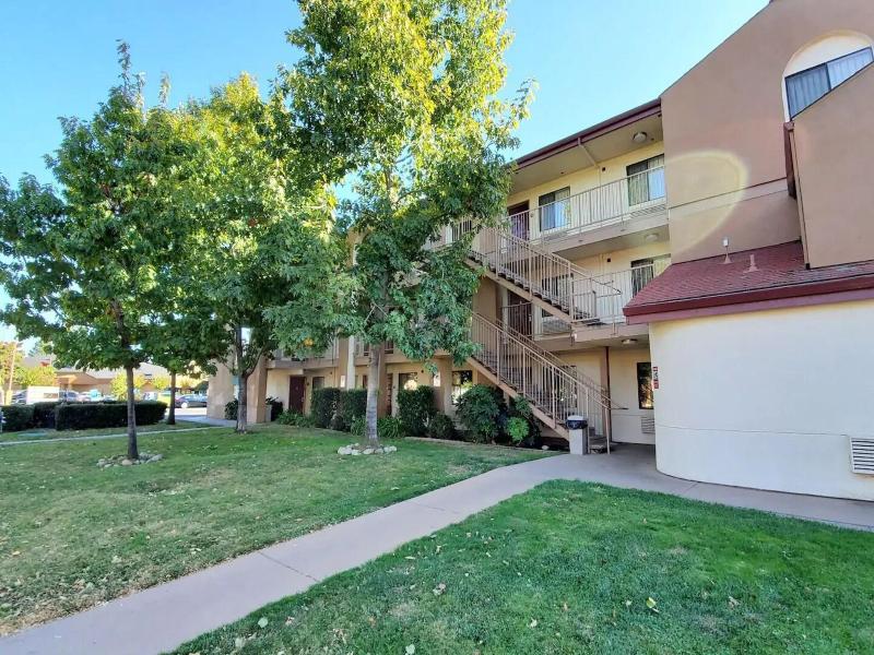 Red Roof Inn & Suites Rancho Cordova - Sacramento image