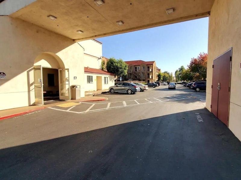 Red Roof Inn & Suites Rancho Cordova - Sacramento image