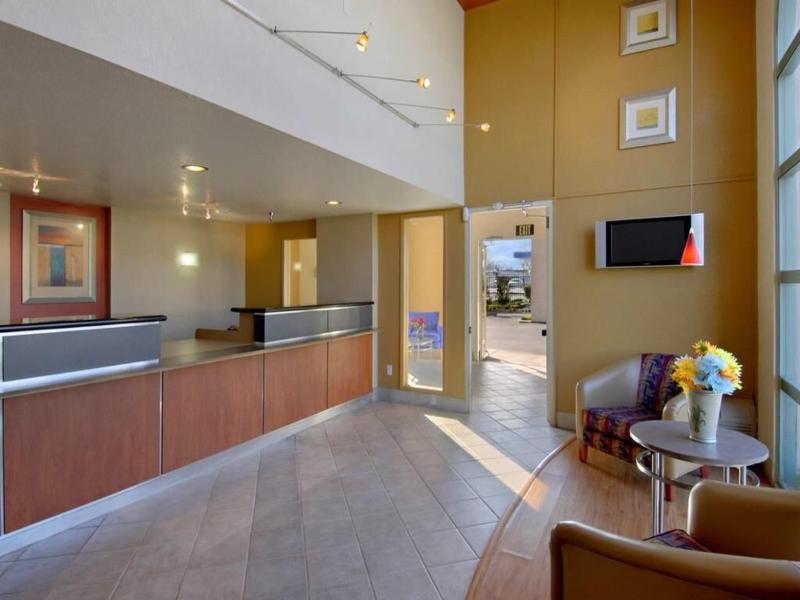 Red Roof Inn & Suites Rancho Cordova - Sacramento image