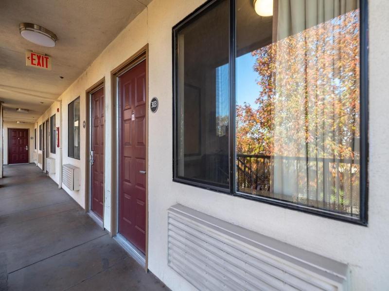 Red Roof Inn & Suites Rancho Cordova - Sacramento image