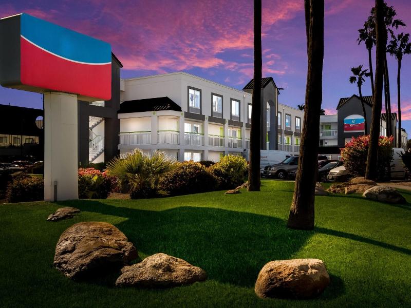 Revival Scottsdale Studios image