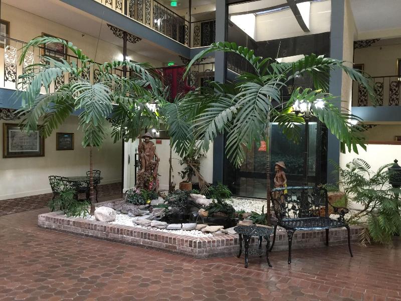 SureStay Plus Hotel by Best Western Baton Rouge image