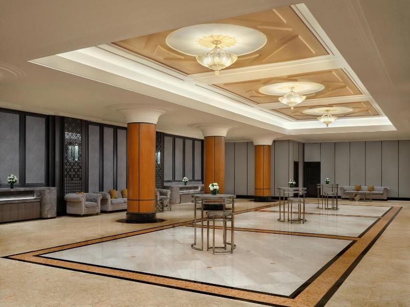 Sheraton Surabaya Hotel & Towers image