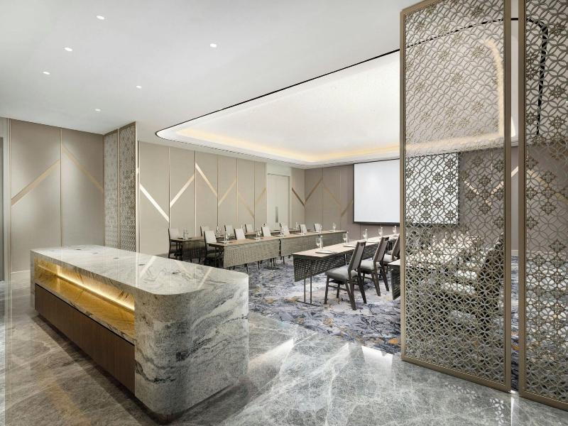 Sheraton Surabaya Hotel & Towers image