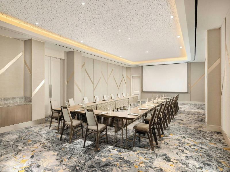 Sheraton Surabaya Hotel & Towers image