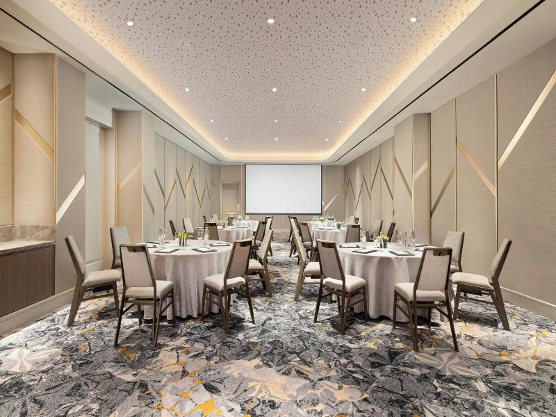 Sheraton Surabaya Hotel & Towers image