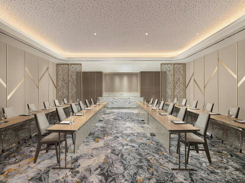 Sheraton Surabaya Hotel & Towers image