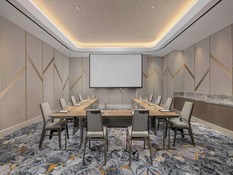 Sheraton Surabaya Hotel & Towers image