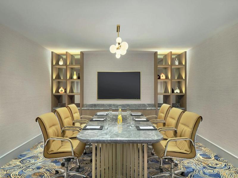 Sheraton Surabaya Hotel & Towers image