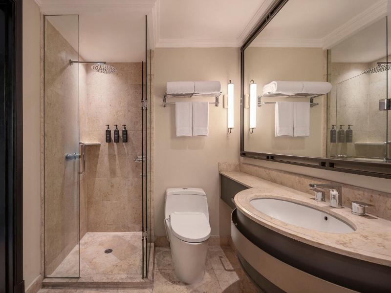 Sheraton Surabaya Hotel & Towers image