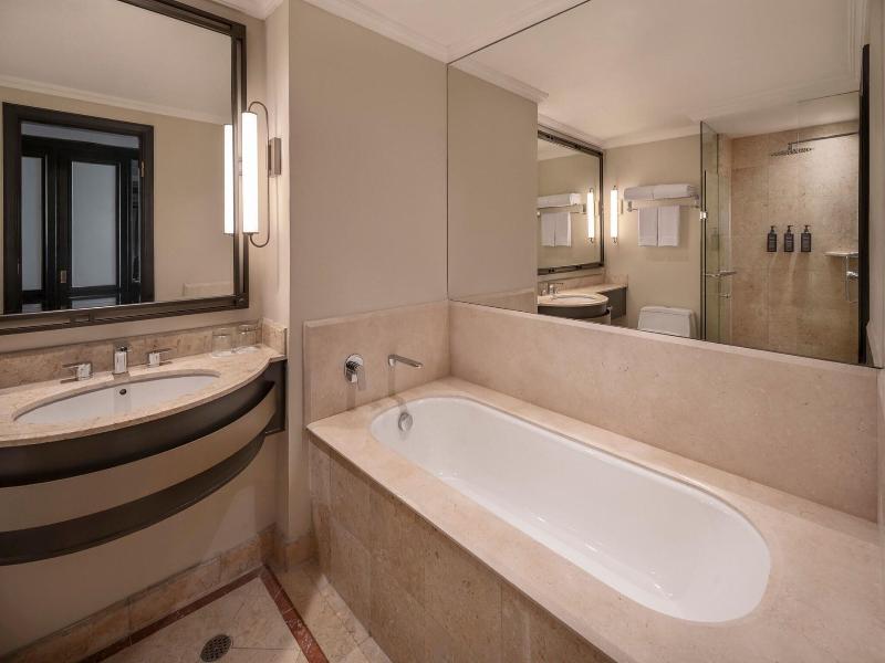Sheraton Surabaya Hotel & Towers image